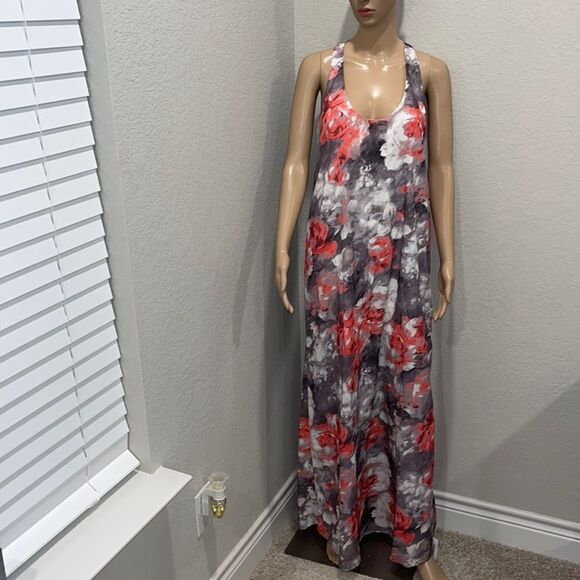 NWT-Aakaa sexy maxi dress, with dramatic back. - Picture 1 of 5